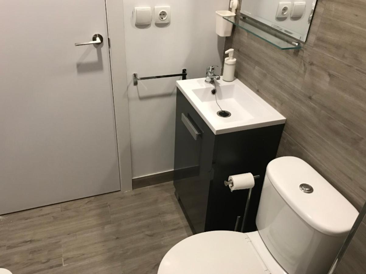 Pequeno Alojamiento Con Mini Piscina - No Climatizada Valenza Esterno foto