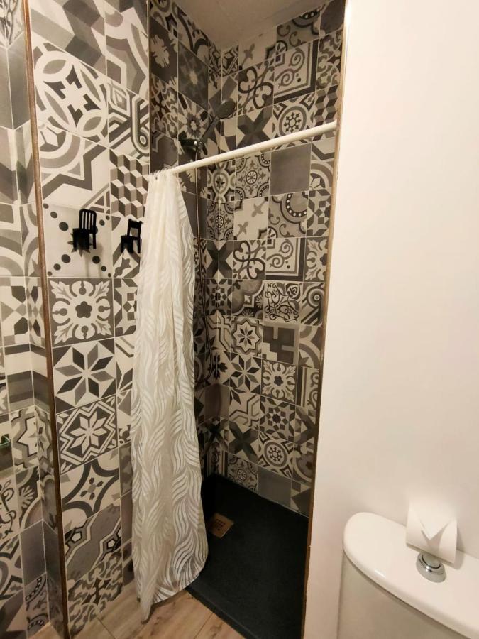 Pequeno Alojamiento Con Mini Piscina - No Climatizada Valenza Esterno foto