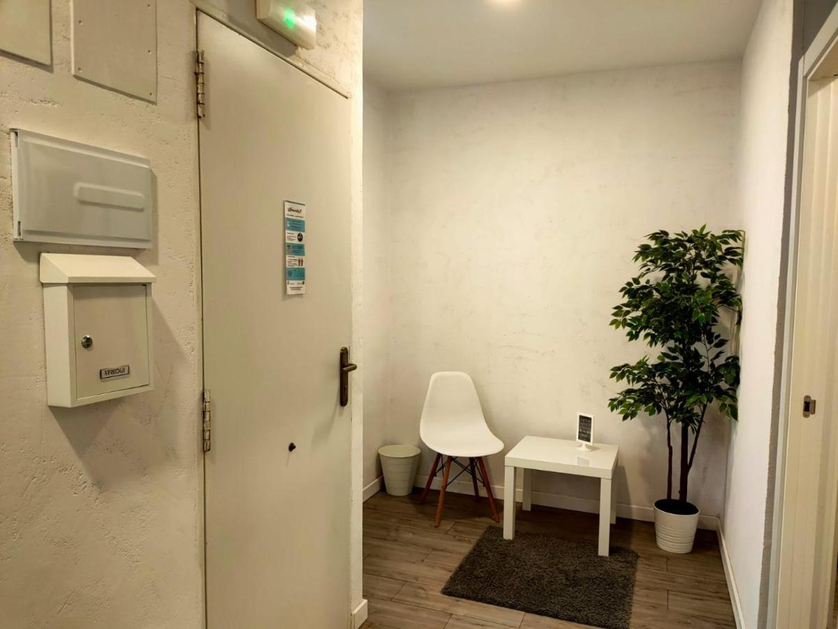 Pequeno Alojamiento Con Mini Piscina - No Climatizada Valenza Esterno foto